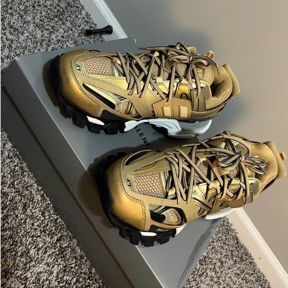 Balenciaga track Metallic Sneakers gold with extra shoe lace Slightly worn